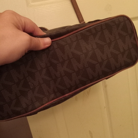*SOLD**MICHAEL KORS   PURSE - Picture 7 of 7